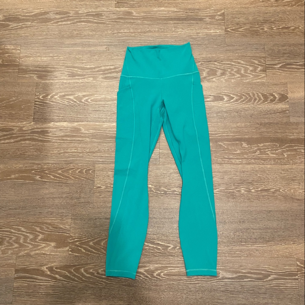 Lululemon align Maldives green